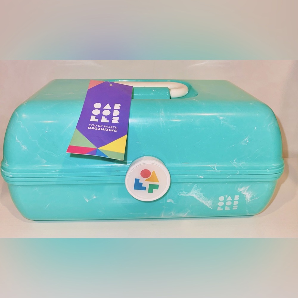 New Caboodles On The Go blue aqua makeup cosmetic train case storage box handles